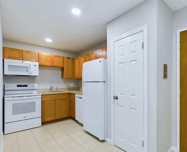 445 Pleasant St in Weymouth, MA - Building Photo - Building Photo