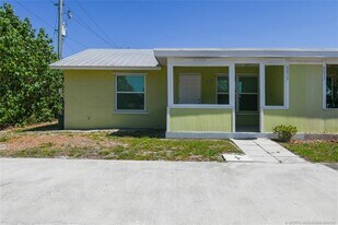 8839 SE Hobe Ridge Ave in Hobe Sound, FL - Building Photo