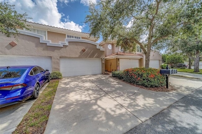270 Valencia Cir in St. Petersburg, FL - Building Photo - Building Photo