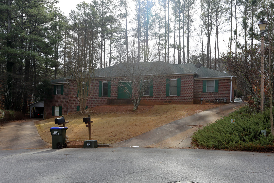 585-595 Grimes Pl in Roswell, GA - Building Photo