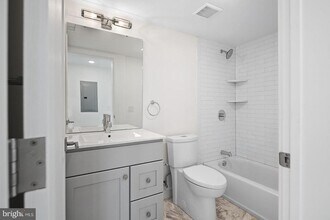 806 N 2nd St in Philadelphia, PA - Foto de edificio - Building Photo