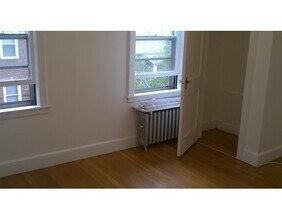 152 Chestnut Hill Ave, Unit 1 in Boston, MA - Foto de edificio - Building Photo