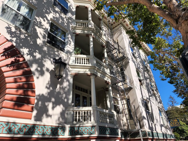 The Euclid in Berkeley, CA - Foto de edificio - Building Photo