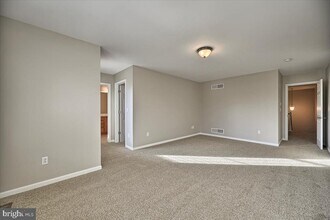 2086 Deer Run Dr in Hummelstown, PA - Building Photo - Building Photo