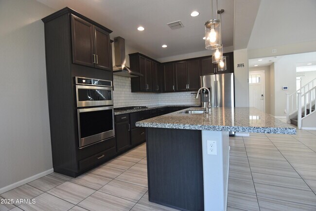 250 E Wisteria Dr in Chandler, AZ - Foto de edificio - Building Photo