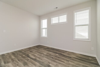 44 Rosemary St in Clayton, NC - Building Photo - Building Photo