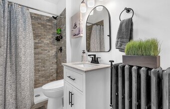 139 Center St, Unit Silvery in Hobart, IN - Building Photo - Building Photo