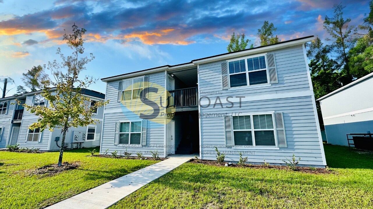7625 Mailes Ct, Unit 201 in Jacksonville, FL - Building Photo