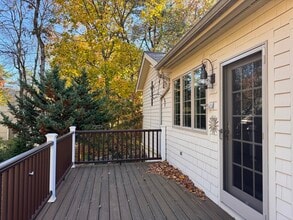 15 Parlowtown Rd in Marion, MA - Building Photo - Building Photo