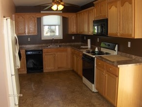 730 Tatum St in West Deptford, NJ - Foto de edificio - Building Photo