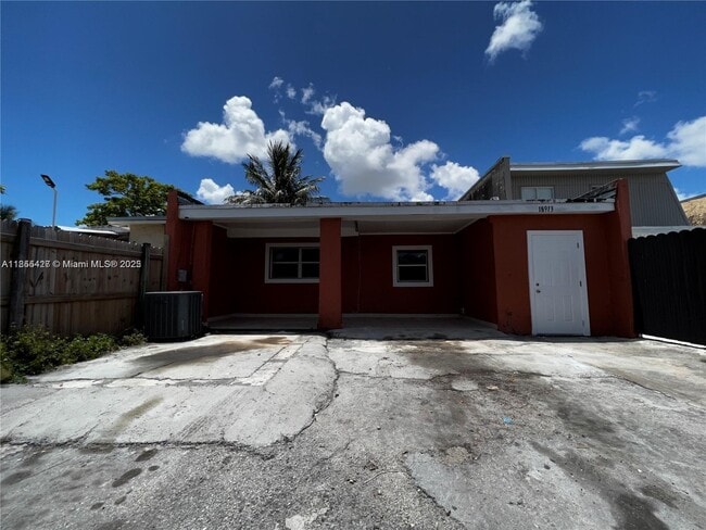 18913 NW 46th Ave in Miami Gardens, FL - Building Photo - Building Photo