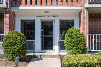 Greentree Condominium Association in South Weymouth, MA - Foto de edificio - Building Photo