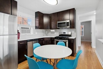 136 Ridge Ave, Unit 2 in Evanston, IL - Building Photo - Building Photo
