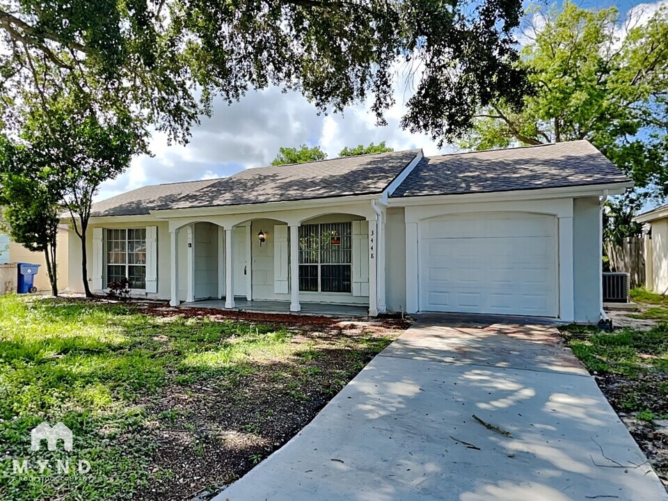 3448 Norland Ct in Holiday, FL - Foto de edificio