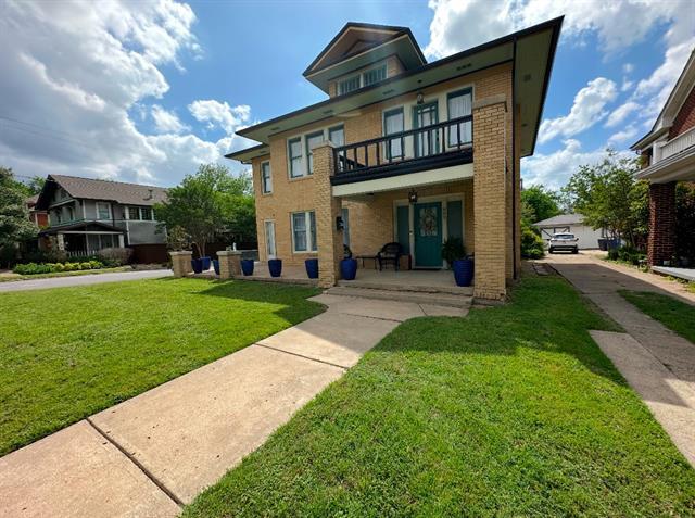 803 Woodlawn Ave in Dallas, TX - Building Photo