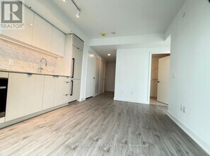 252 Church St in Toronto, ON - Building Photo - Building Photo