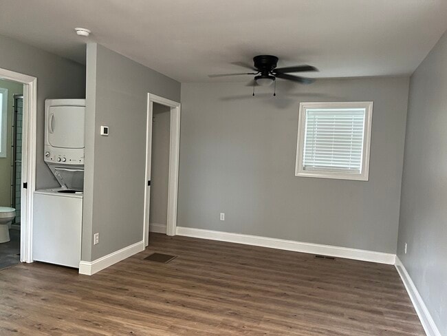 402 1/2 W Pine St, Unit 402 half in Johnson City, TN - Building Photo - Building Photo