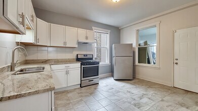 2308 N Avers Ave in Chicago, IL - Building Photo - Building Photo