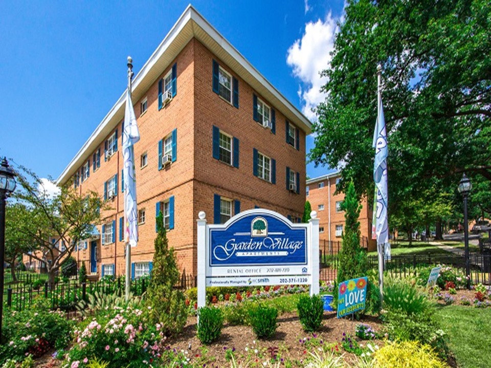 Garden Village in Washington, DC - Foto de edificio