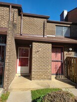 3467 Summit Ct NE, Unit Living in Ft. Lincoln in Washington, DC - Building Photo