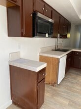 10417 Hayford St in Bellflower, CA - Building Photo - Building Photo