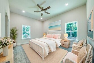 1044 W Ford St in Denison, TX - Building Photo - Building Photo