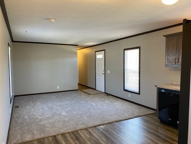 10694 State Rte 762 in Lockbourne, OH - Building Photo - Building Photo