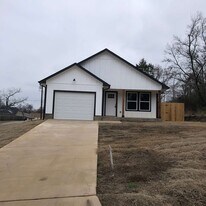 700 W Parnell St in Denison, TX - Building Photo