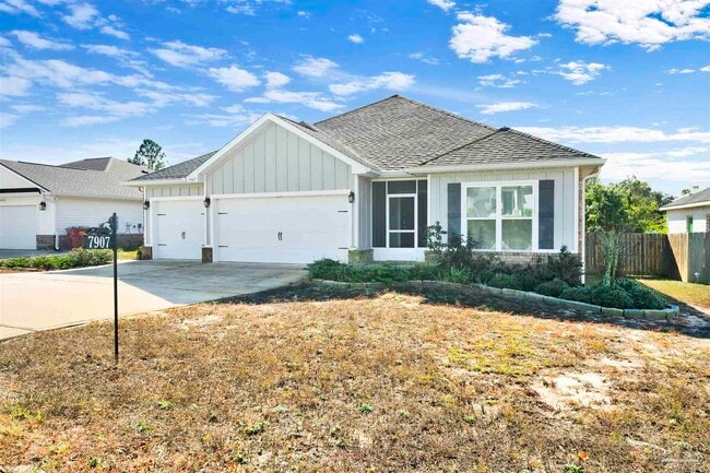 7907 Majestic Cypress Dr in Milton, FL - Building Photo - Building Photo