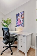 200 Sherwood Sq NW in Calgary, AB - Building Photo - Building Photo