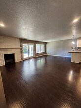 809 Lindsay Dr in Modesto, CA - Building Photo - Building Photo