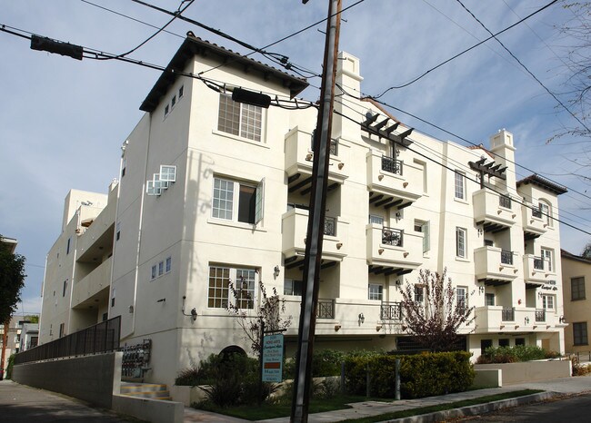 NOHO ARTS Courtyard in North Hollywood, CA - Foto de edificio - Building Photo