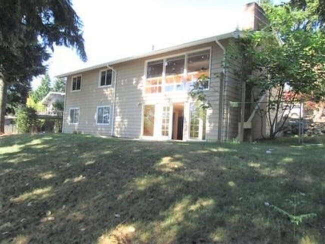 property at 533 157th Ave SE
