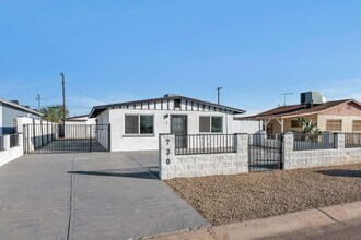 732 W Southgate Ave-Unit -1 in Phoenix, AZ - Building Photo - Building Photo
