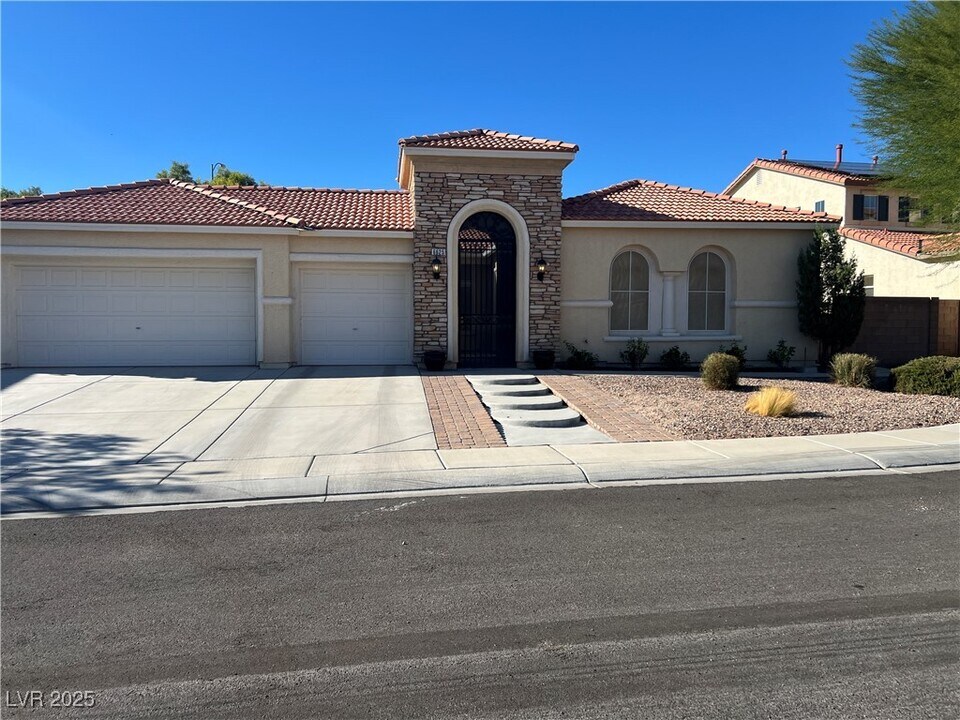 6625 N Arbor Bluff Ct in North Las Vegas, NV - Building Photo