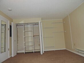 1425 1/2 Eastview Dr in Coralville, IA - Building Photo - Building Photo