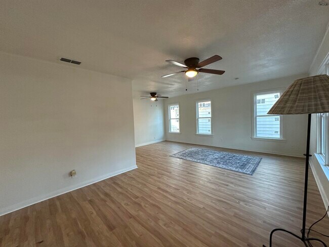 3213 Hollywood Ave in Wichita Falls, TX - Building Photo - Building Photo