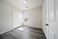 8005 Carver Rd photo'