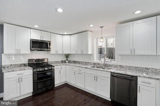 2809 Bolling Rd in Falls Church, VA - Building Photo - Building Photo