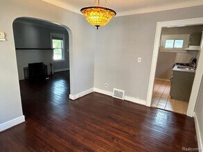 809 N Dorchester Ave in Royal Oak, MI - Building Photo - Building Photo