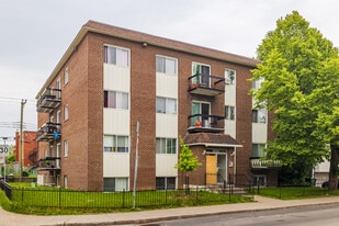 12255 Langelier Boul in Montréal, QC - Building Photo