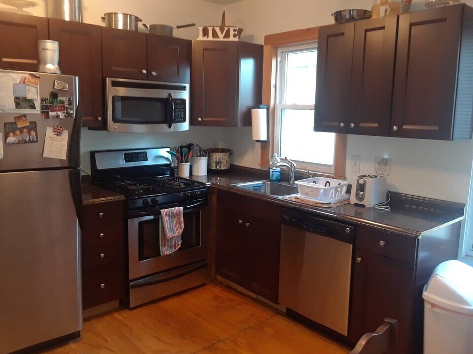 86 Fellsway W, Unit 3 in Somerville, MA - Foto de edificio