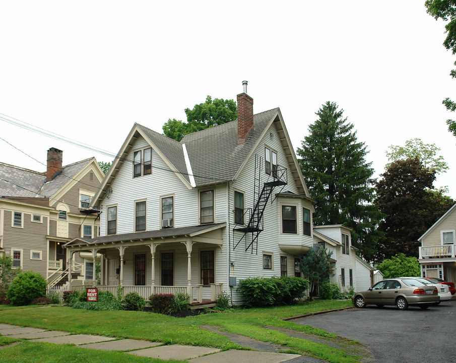 121 Caroline St in Saratoga Springs, NY - Building Photo