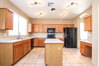 2575 S 159th Ave in Goodyear, AZ - Foto de edificio - Building Photo