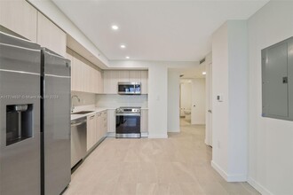 1500 Bay Dr, Unit n-0307 in Miami Beach, FL - Building Photo - Building Photo