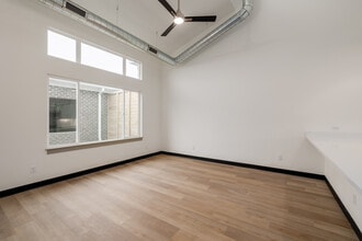 Citation Lofts in Lexington, KY - Building Photo - Interior Photo