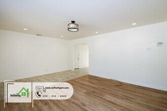2061 Jewell Ln in Redding, CA - Building Photo - Building Photo