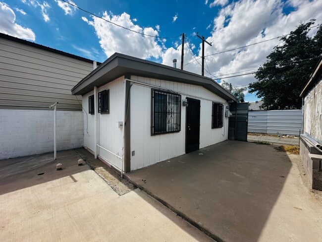 property at 2221 Bassett Ave