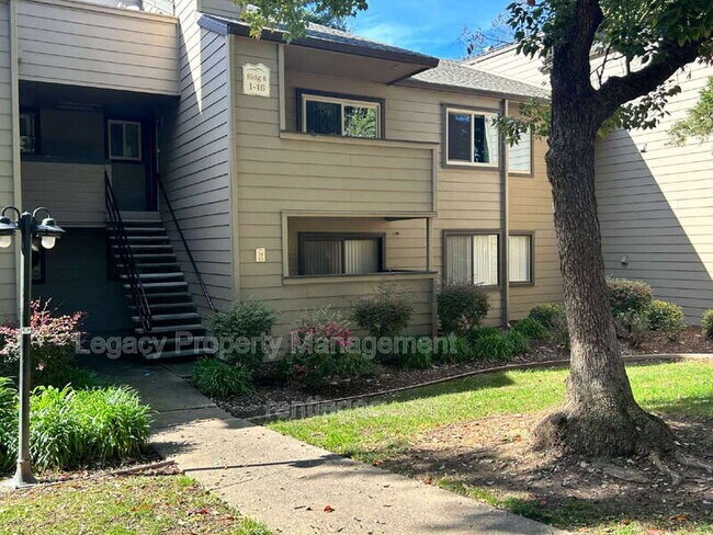 3715 Tallyho Dr in Sacramento, CA - Building Photo - Building Photo