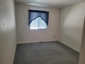 704 Madison Ave in Manhattan, MT - Building Photo - Building Photo